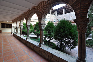 Claustro de Valldaura / Capuchinas de Manresa