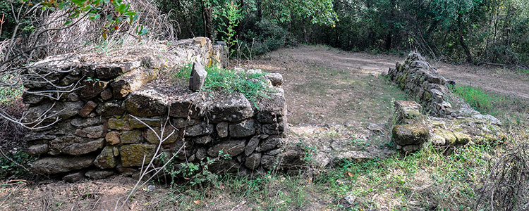 Sant Genís i Santa Eulàlia de Tapioles